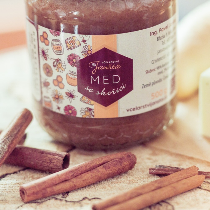 Med se skořicí 500g