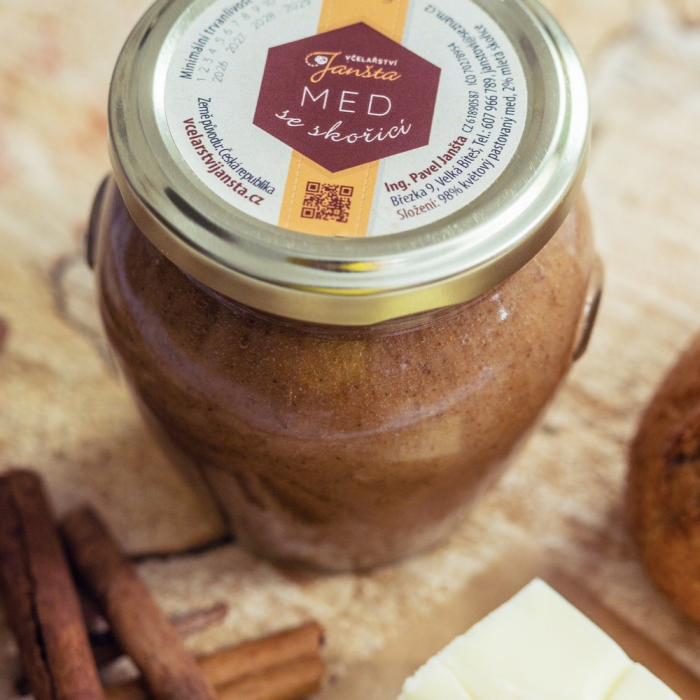 Med se skořicí 250g